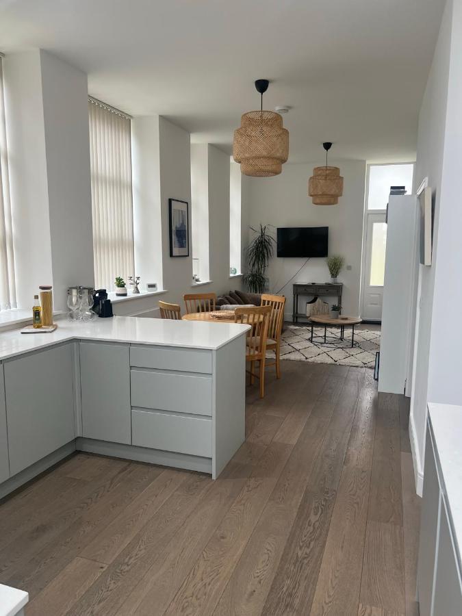 97a 97b Captains House Apartment *